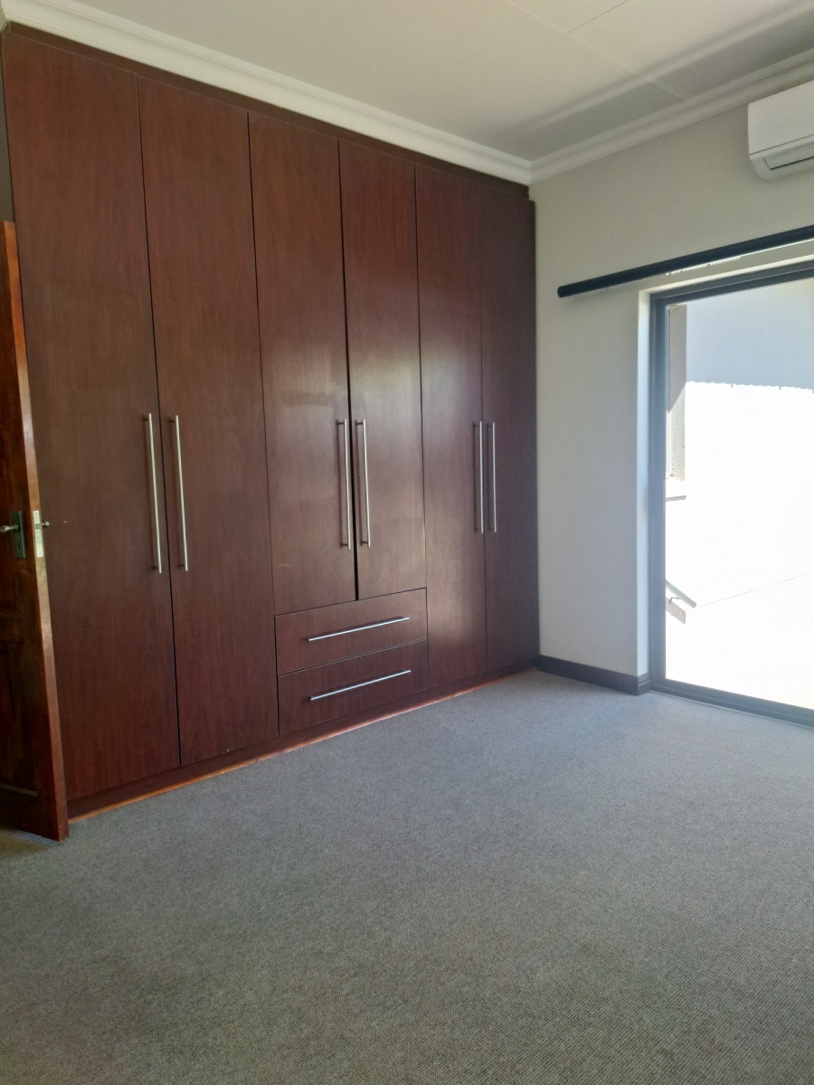 4 Bedroom Property for Sale in Woodland Hills Free State